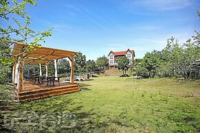 Baili Manor Cing Jing