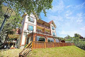 Baili Manor Cing Jing