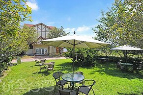 Baili Manor Cing Jing