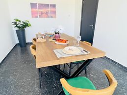 Cozy Sea View Retreat 1 min to Beach in Kyrenia