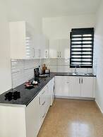 Cozy Sea View Retreat 1 min to Beach in Kyrenia