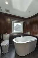 Ambassador Signature Cruise - Lan Ha Bay