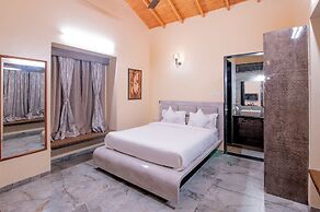 Freesia Resort by Express Inn