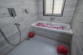 Freesia Resort by Express Inn