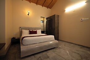 Freesia Resort by Express Inn