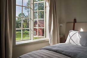 Kungs Starby gård Bed & Breakfast