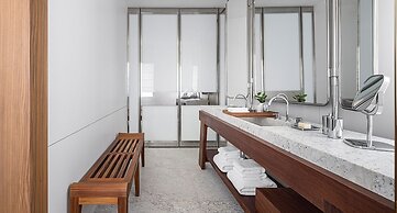 R48 Hotel and Garden