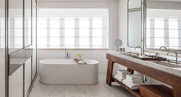 R48 Hotel and Garden