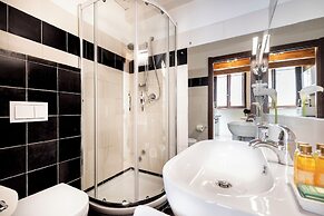 Saint George's House Apartments & SPA