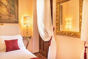 Saint George's House Apartments & SPA