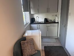 Remarkable Cozy 1-bed Studio in Romford London Uk