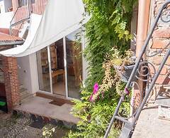 CasaRosada Wellness Guest House