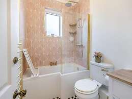 Romantic 1-bed House in Whitstable Real gem !