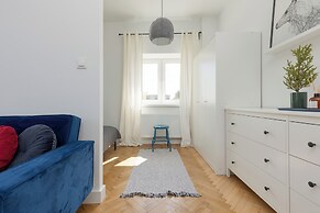 Modern Studio Abramowskiego by Renters