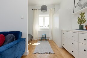 Modern Studio Abramowskiego by Renters
