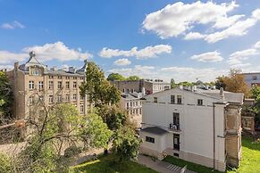 Modern Studio Abramowskiego by Renters
