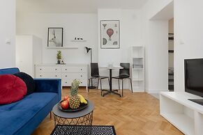 Modern Studio Abramowskiego by Renters