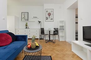 Modern Studio Abramowskiego by Renters