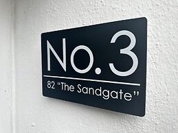 The Sandgate New Immaculate 1-bed Apartment in Ayr