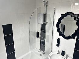 The Sandgate New Immaculate 1-bed Apartment in Ayr