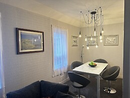 The Sandgate New Immaculate 1-bed Apartment in Ayr