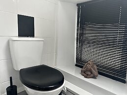 The Sandgate New Immaculate 1-bed Apartment in Ayr