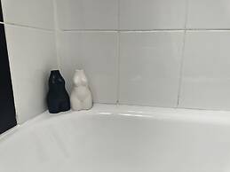 The Sandgate New Immaculate 1-bed Apartment in Ayr