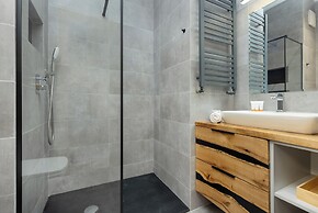 Modern Apartment Wola by Renters