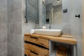 Modern Apartment Wola by Renters