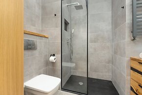 Modern Apartment Wola by Renters