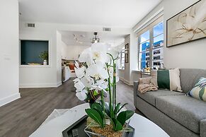 Chic 4BR Condo in California Building