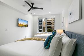 Chic 4BR Condo in California Building