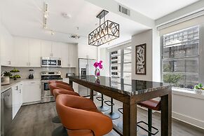 Chic 4BR Condo in California Building