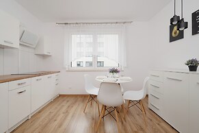 Bright Studio Legnicka by Renters