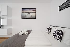 Bright Studio Legnicka by Renters