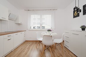 Bright Studio Legnicka by Renters