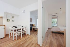Apartment Legnicka by Renters
