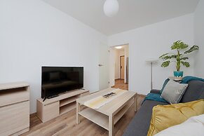 Apartment Legnicka by Renters