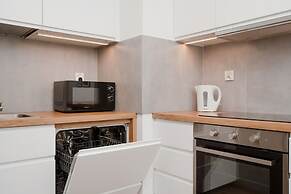 Apartment Legnicka by Renters