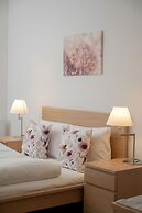 Apartment Legnicka by Renters