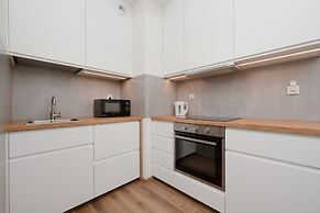 Apartment Legnicka by Renters