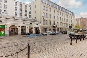 Metro Dworzec Wileński Studio by Renters