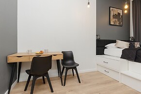 Metro Dworzec Wileński Studio by Renters