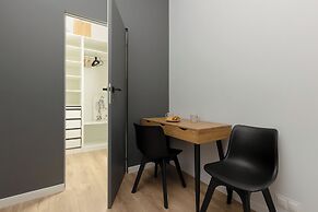Metro Dworzec Wileński Studio by Renters