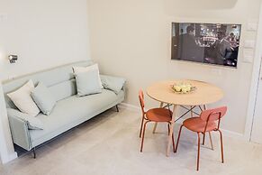 Gabriel Apartments - Stone Suits JEM City Center