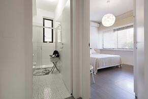 3400 Suite Mon Amour by Barbarhouse