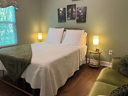 Benefield House Bed & Breakfast