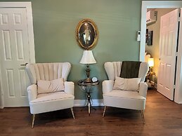 Benefield House Bed & Breakfast