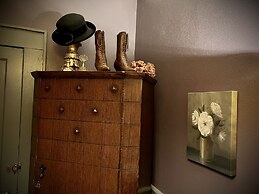 Benefield House Bed & Breakfast