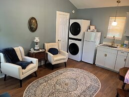 Benefield House Bed & Breakfast